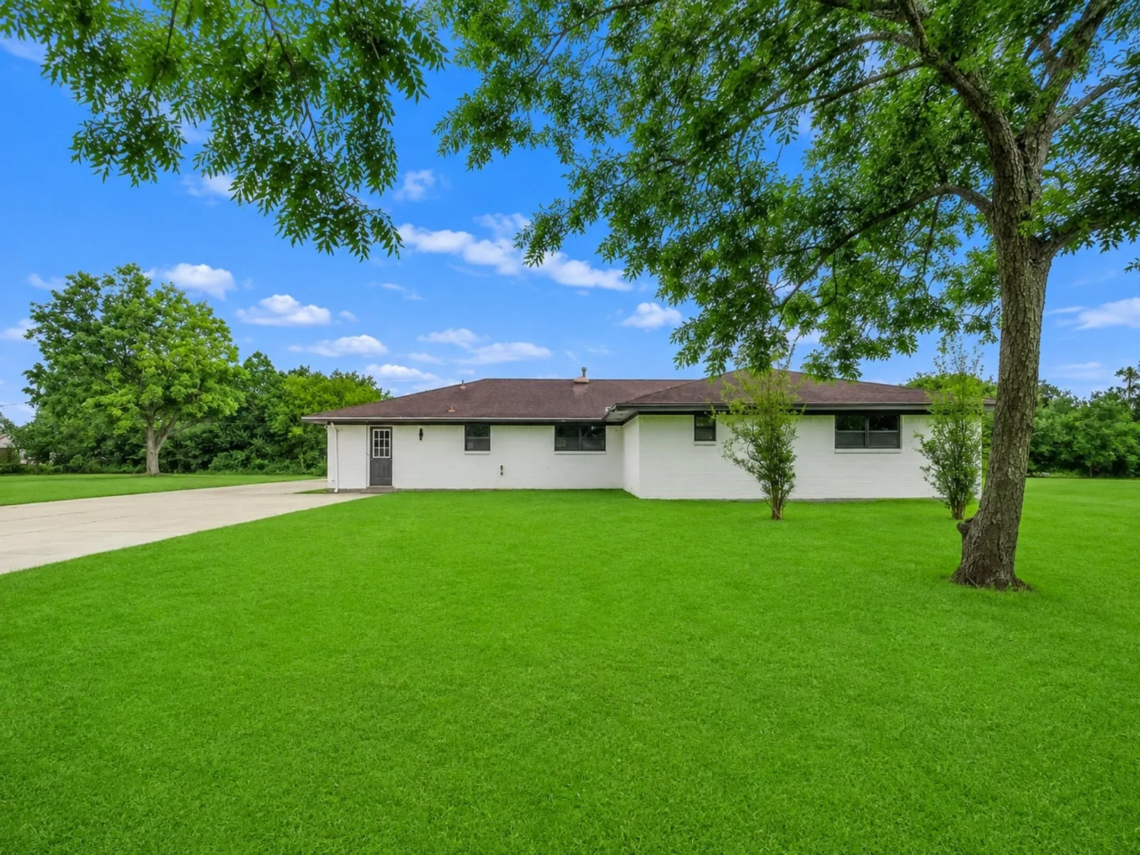 Whole home renovation of a single storey ranch in Grogan’s Mill, The Woodlands, TX