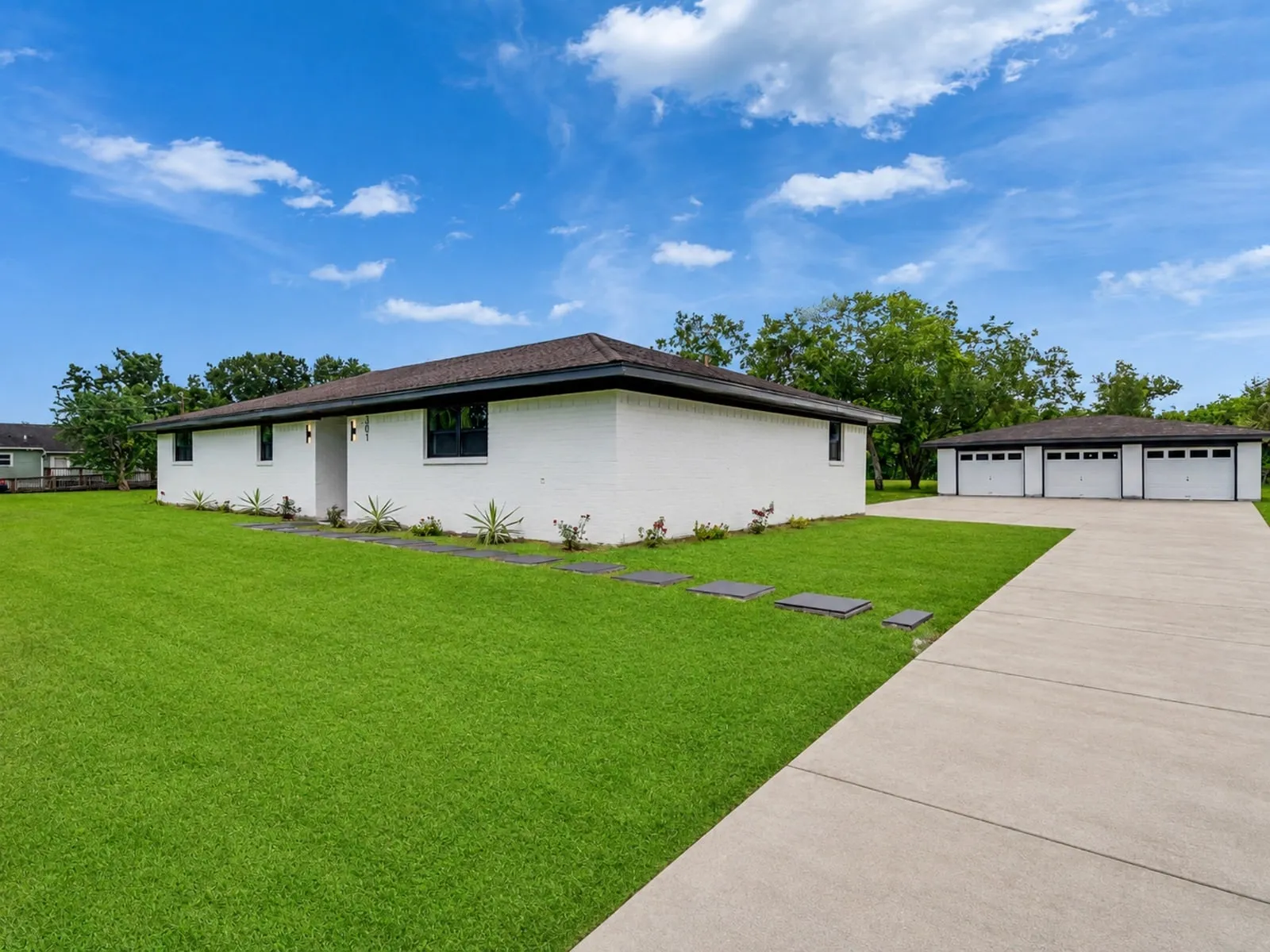 Whole home renovation of a single storey ranch in Grogan’s Mill, The Woodlands, TX