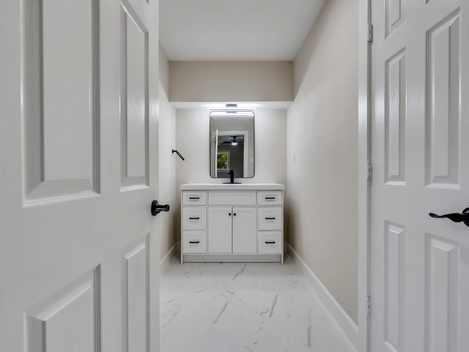Whole home renovation of a single storey ranch in Grogan’s Mill, The Woodlands, TX